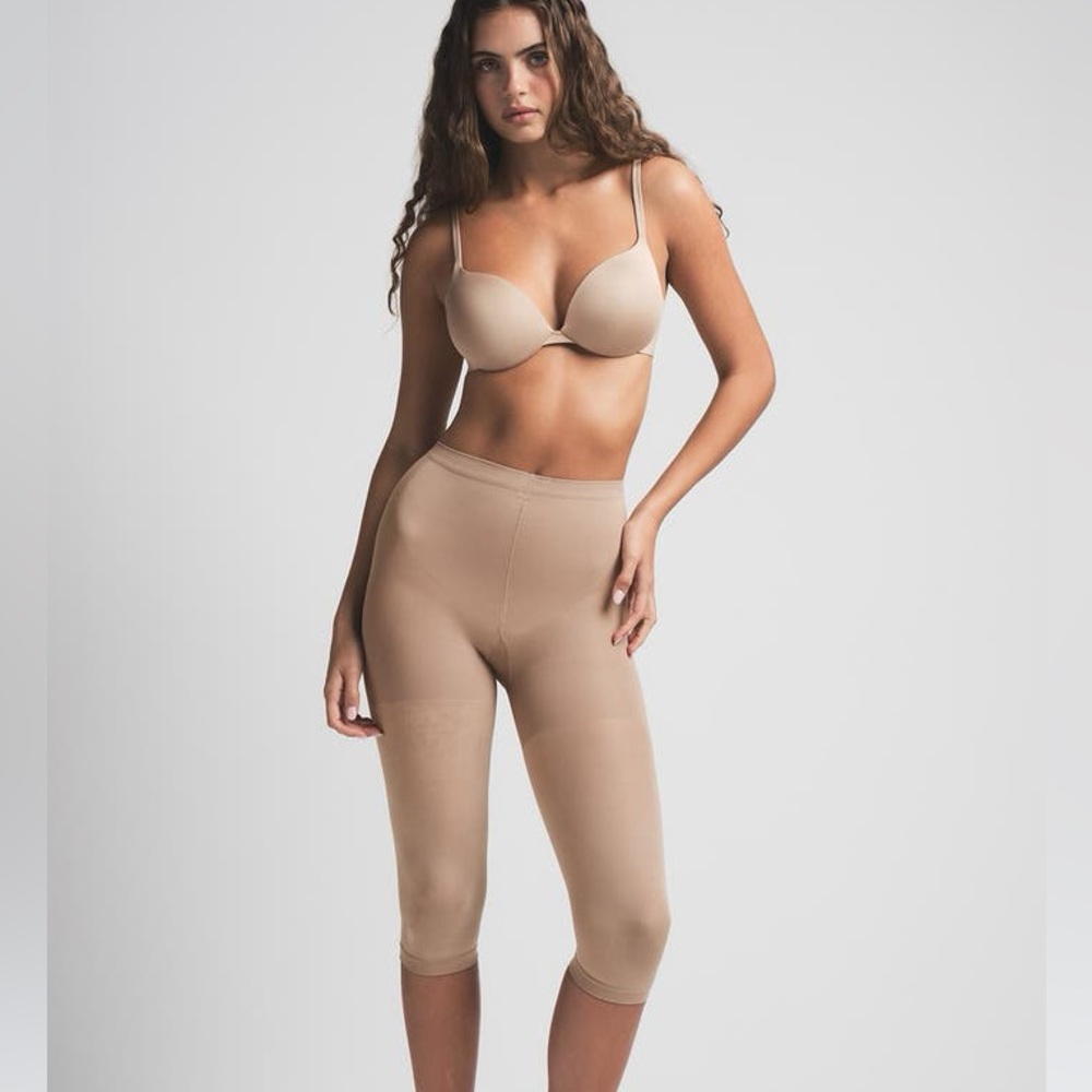 SKIMS Tan Seamless Shapewear  Capri
